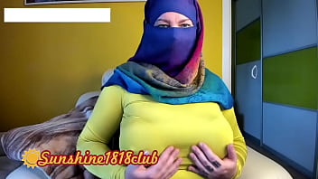 Curvy Middle Eastern Beauty In Hijab Bares Her Big Tits On Cam November 2nd