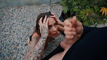 Sweaty Summer Suck: Sara Blonde’s Wild Outdoor Blowjob And Explosive Cumshot