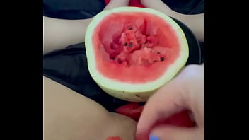 Juicy Watermelon Pussy: Homemade Arab Teen’s Extreme Food Fetish Orgasms In La – Full Saudi Amateur Masturbation Video 2025